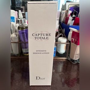 CAPTURE TOTALE INTENSIVE ESSENCE LOTION